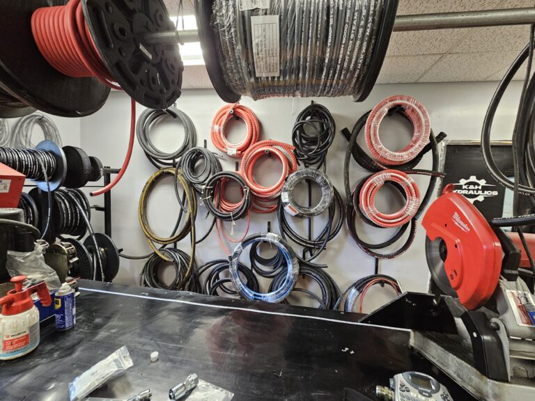 Wide range of hydraulic hoses and fittings for sale at K&H Hydraulics
